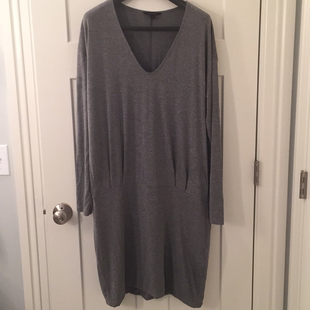 Banana Republic Gray Jersey Long Sleeve Dress. Excellent pre-owned condition.